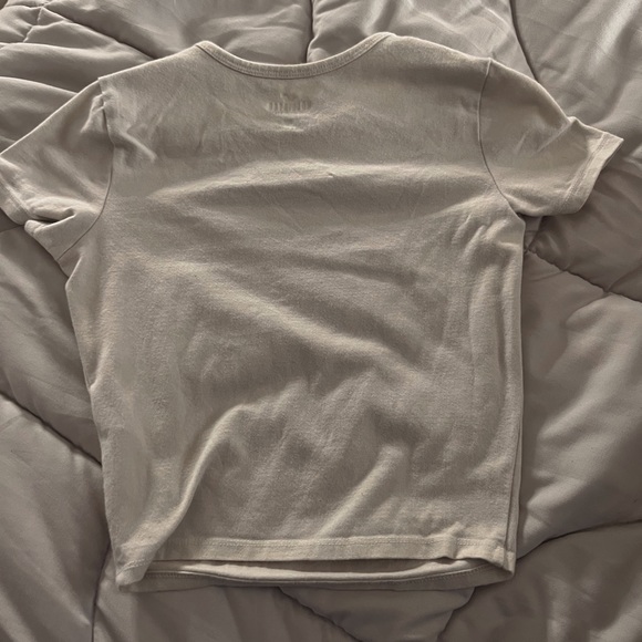 graphic thick tee! size XS. - Picture 2 of 2